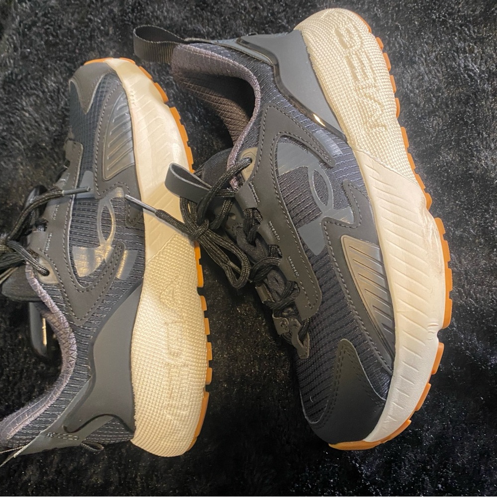 Under Armour Black and Cream Sneakers with Orange Soles